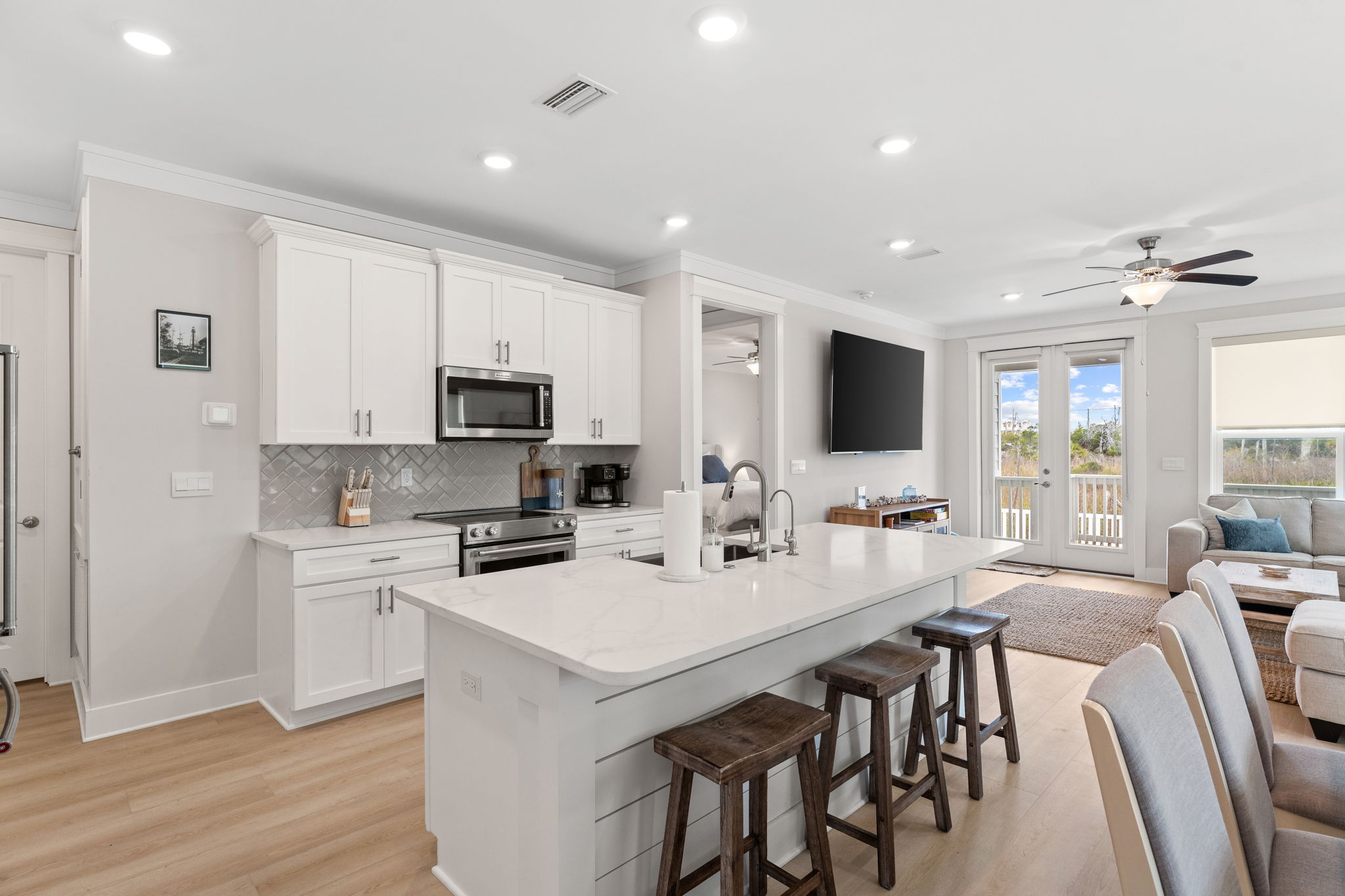 Kitchen and dining area at Coco Cabana