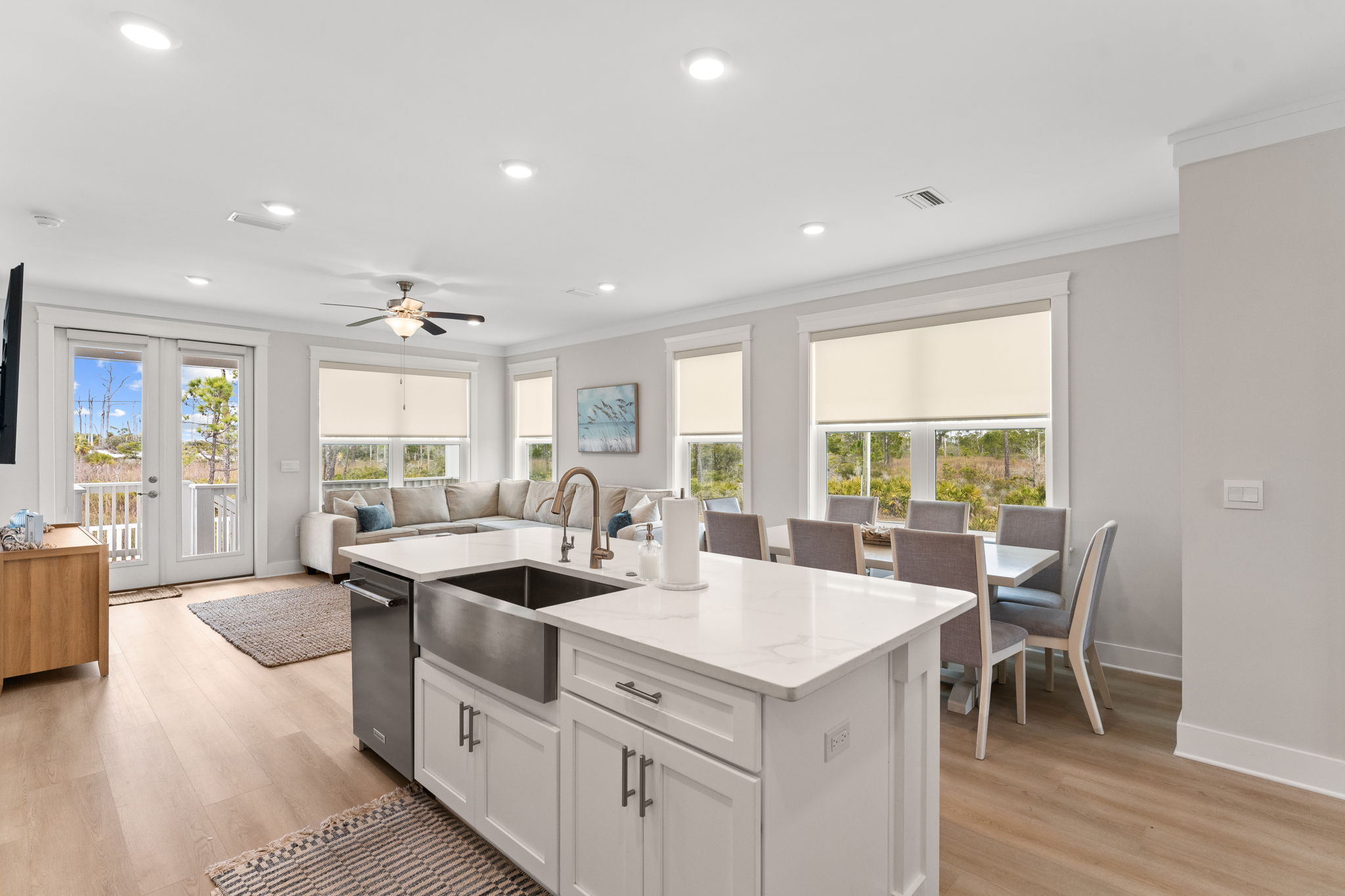 Kitchen and dining area at Coco Cabana